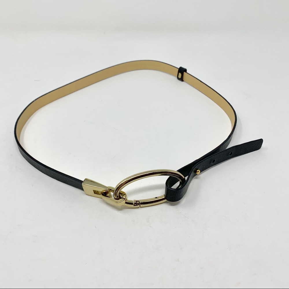 BANANA REPUBLIC black leather belt. Size Small.